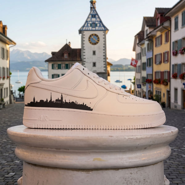 Zug Skyline auf einem handveredelten Custom Sneaker
