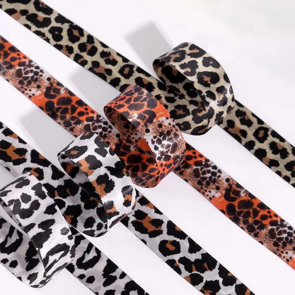 2 cm breite flache Schnürsenkel mit Leopardenmuster.jpg
